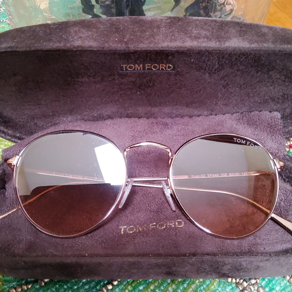 Tom Ford Sunglasses! EUC! Almost New! - Picture 5 of 5